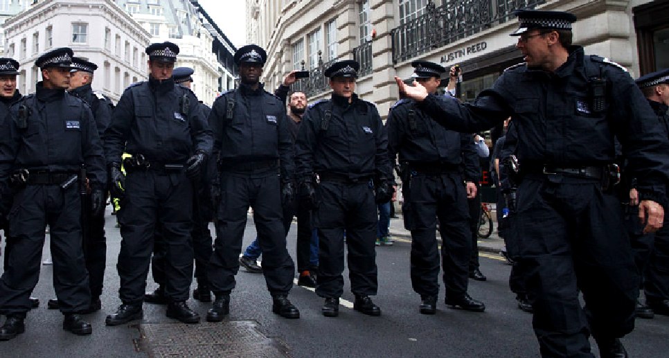 Mufti squad water boarding MI5 terrorists arrests London