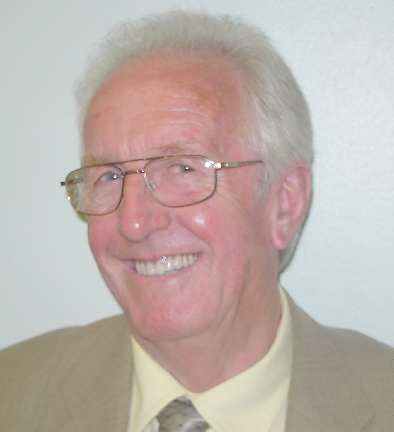 photo - link to details of Councillor Robert Sweetland